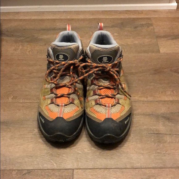 evolv Other - Evolv Trax Shoes